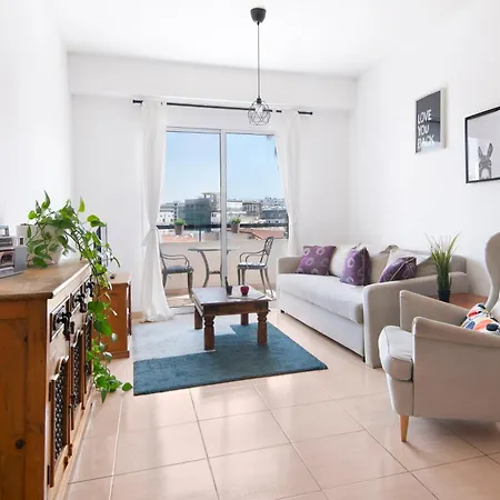 Welcome! Perfect Location-city Center Apartment *