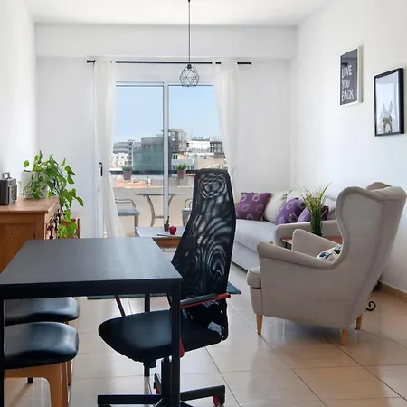 Welcome! Perfect Location-city Center Apartment