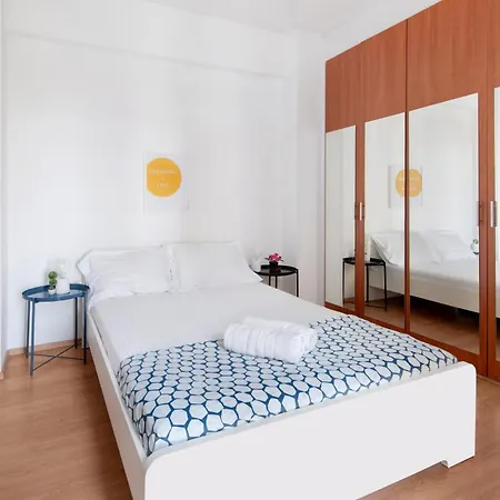 Welcome! Perfect Location-city Center Apartment *